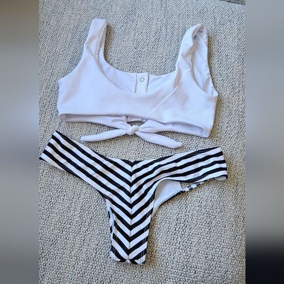 New White Crop Top and Black Striped Bikini Bottom - Picture 4 of 4